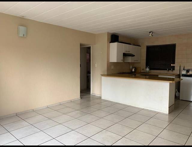 2 BEDROOM APARTMENT FOR SALE IN HELDERKRUIN